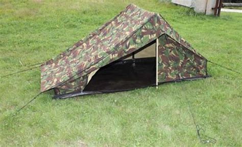 In het belgische dilserbos is een lichaam gevonden tijdens de zoektocht naar de voortvluchtige belgische militair jürgen conings, melden belgische media. Slaapzakken, bivi bags slaapmatjes tenten etc ...