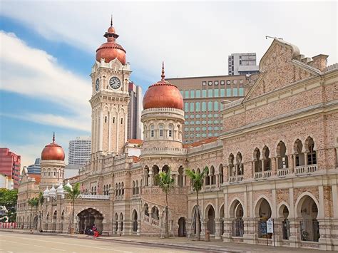 A green building index (gbi) is a pioneer in a building grading system to promote sustainability and increase awareness upon environmental issue in malaysia. Sultan Abdul Samad Building Clock Tower, Kuala Lumpur ...