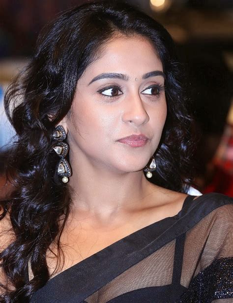 Desi Actress Pictures Regina Cassandra Flashing Her Yummy Cleavage And Navel In A Black Saree