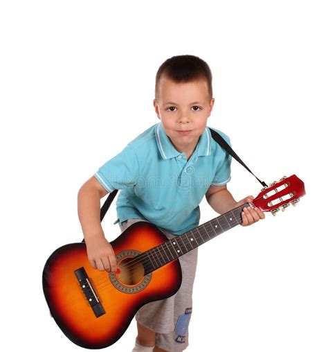 Niño Pequeño Que Toca La Guitarra Imagen De Archivo Imagen De Poco