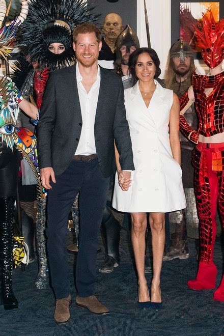 Britský princ harry učinil další krok k dosažení finanční nezávislosti, když našel práci v americké firmě pro osobnostní rozvoj betterup. Pravidla šatníku Meghan Markle | Vogue CS