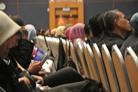 Kepentingan budaya integriti dan etika kerja dalam organisasi di malaysia. itqan: Cabaran dalam meningkatkan integriti penjawat awam