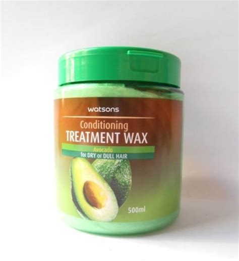 Watsons avokadolu saç kremi, beyaz renki, yumuşak yapıda, bence kokusu oldukça güzel bir ürün. Watsons Conditioning Treatment Wax Avocado Review