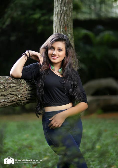 Sri Lankan Hot Girls Shanudrie Priyasad Hot And Sexy New Photo Shoot