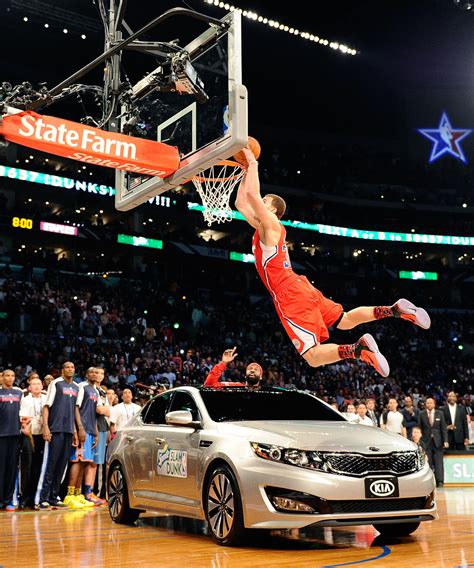 Blake griffin throwing down at west 4th court. Blake Griffin Dunk Of The Years | I - Celebes