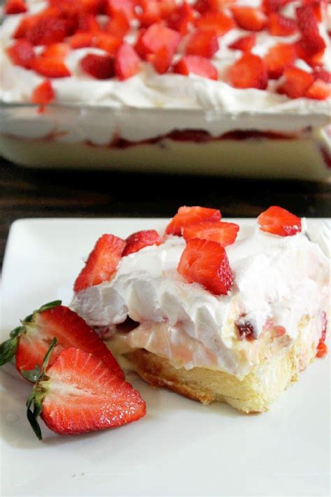 No Bake Strawberry Banana Pudding Twinkies Cake Just Desserts Cake