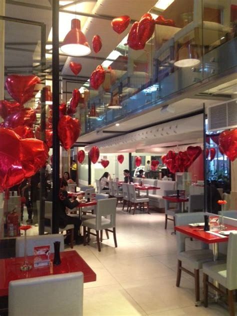 Descubra 70 inspirações de decoração do dia dos namorados para ter uma noite muito mais especial. Decoração Restaurante Centro | Decoracao dia dos namorados ...