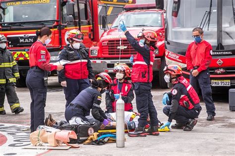 El Cuerpo De Bomberos De Quito Se Reinventó Durante Emergencia