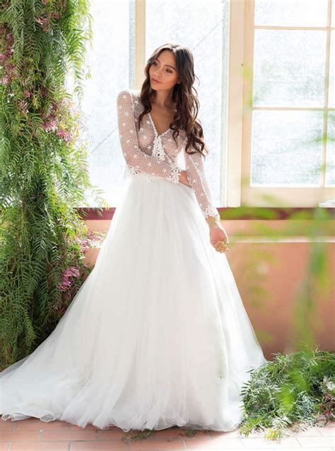 We offer a variety of styles and always have what you want size and style, affordable and more surprise discount. Gowns for a Garden Wedding | Botanical Wedding Dress Ideas