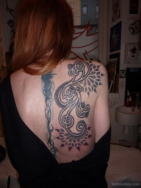 Attractive Mandala Tattoo On Back Tattoo Designs Tattoo Pictures