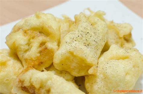 Pastella per fritti, una pastella densa e corposa a base di acqua frizzante.la pastella è una preparazione base perfetta per pastellare cibi freschi di ogni tipo: Baccalà fritto in pastella Ricetta semplice e veloce ...