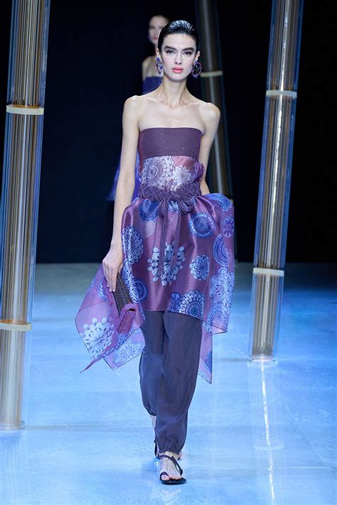 Vogues Best Looks From The Giorgio Armani Springsummer 2023 Show