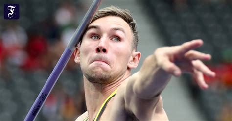 8002 punkte, cali , 16. Zehnkampf-Weltmeister Niklas Kaul hüpft ein bisschen im Hof