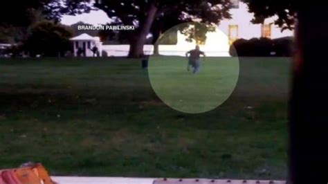 Video White House Fence Jumper Arrested Abc News