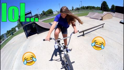 My Girlfriend Rides Bmx She Is Good Youtube
