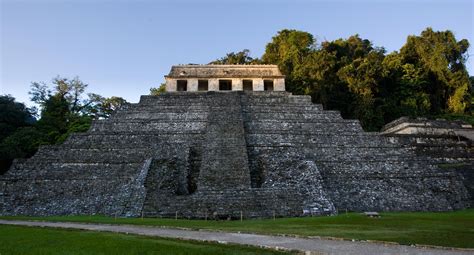 Archaeologists Peek Into 1500 Year Old Mayan Tomb Cbs News