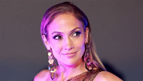 Heres How Jennifer Lopez Wears Her Hair For A Summer Date In Case You
