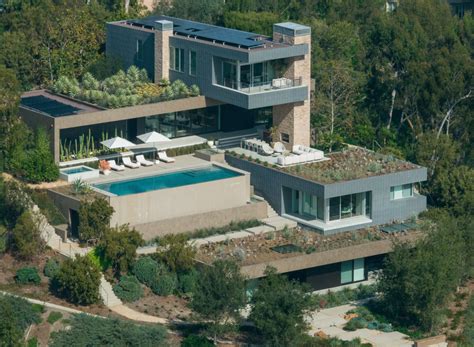With nick nolte, bette midler, richard dreyfuss, little richard. $29 Million Newly Built Contemporary Home In Beverly Hills ...