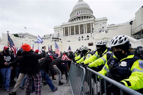 Besonders unter druck gerieten bankaktien. Capitol Hill During Blm Protests National Guard - Blm Vs ...