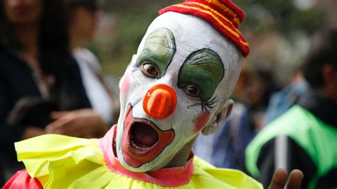 Clown Sightings 2016 What S Behind The Bizarre Twitter Video Craze Sweeping The Us