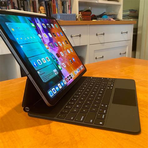 Magic Keyboard For The Ipad Pro Review The Best Way To Turn An Ipad