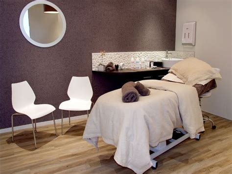 Spa Rooms Spas And Accent Walls On Pinterest Massage Room Decor Spa Rooms Spa Treatment Room