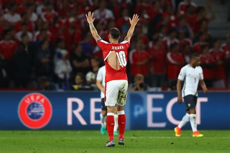 Eurosport propose pour cette rencontre un suivi en direct permettant de connaître l'évolution du score et les actions importantes. Arsenal kit provider Puma investigating damage to Switzerland shirts in France Euro 2016 draw ...