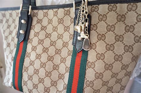 Authenticated Gucci Gg Canvas Interlocking Charm Tote Bag With Qr Code