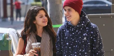 Dijo mi primer beso con selena fue el. Selena Gómez y Justin Bieber empezaron el año juntos ...