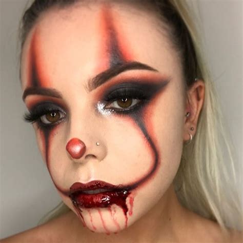 Creepy Bloody Lips Clown Halloween Makeup Look Halloweenmakeup