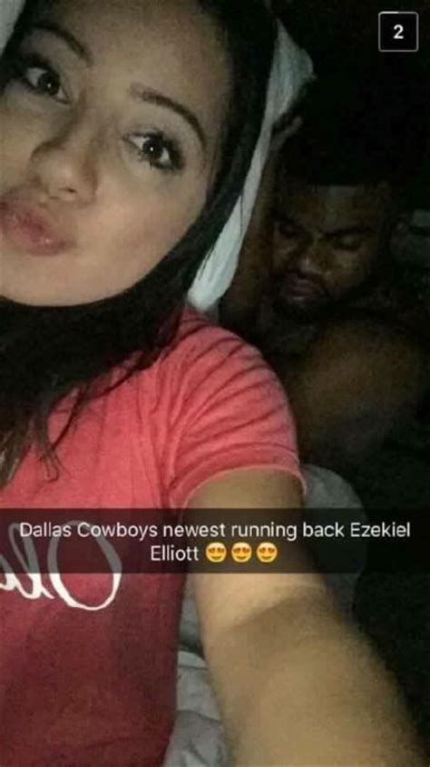 Ezekiel Elliott S Girlfriend Seems Perfectly Fine With Ig Model Snapchatting From Bed With Her
