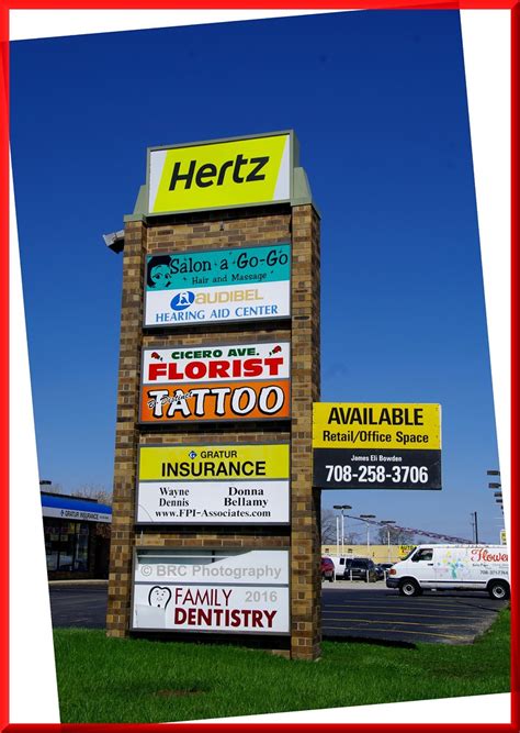 Multi Sign Tower Crestwood Illinois Strip Mall Signage 1 Flickr