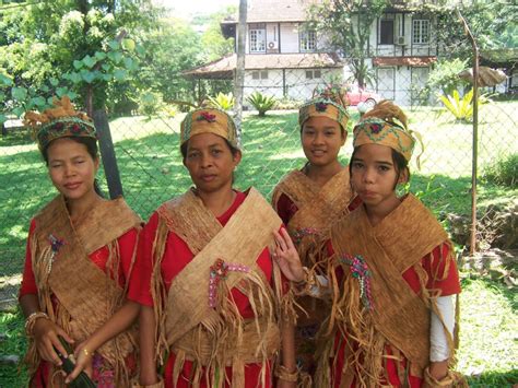 Culture trip uncovers their story of long spells of isolation, slavery and how they helped malaysia become the first country to win the war against communism. Orang Asli Di Malaysia: Kajian Sejarah, Kehidupan, Bahasa ...