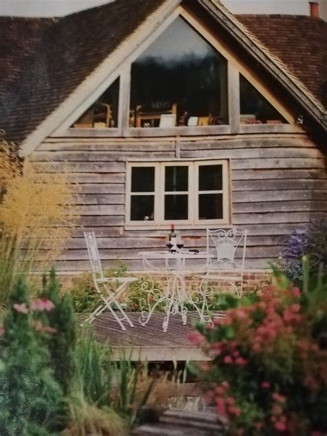 Book a rental from airbnb! Oakrights, Berkshire (With images) | Cottage house designs ...