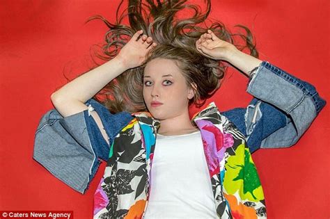 Teenager Overcomes Crippling Scoliosis Spinal Condition To Become A Model Daily Mail Online