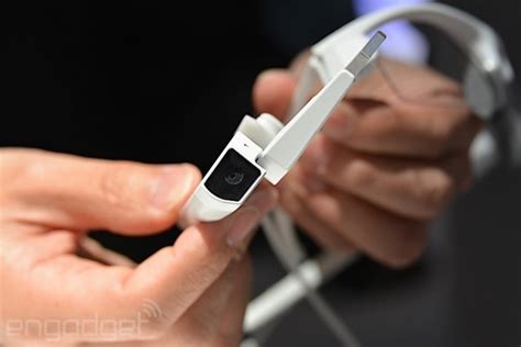 Ces 2015 Sony Shows Off Its Wearable Concepts Smarteyeglass And