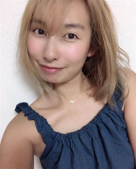 エマ中岡優姫さんのインスタグラム写真 エマ中岡優姫instagram「久々の自撮り🤳 いつも被写体は息子 ️ なので自撮りの仕方 忘れ