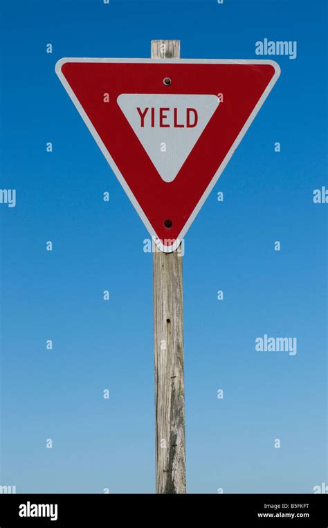 Yield Triangle Hi Res Stock Photography And Images Alamy