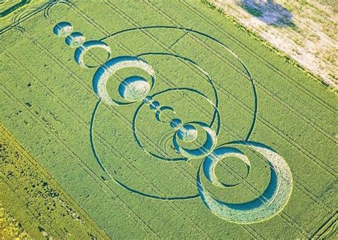You can also make rounded images using different shapes like an ellipse or a rounded rectangle. Pin by Fernando Becerril Flores on Crop Circles | Crop ...