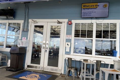 Dog Friendly Seafood Restaurants In Bradenton Beach Fl Bringfido