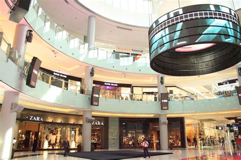 The curve is one of the group of shopping centres in mutiara damansara that offer shoppers variety. The 7 largest shopping malls in the Middle East