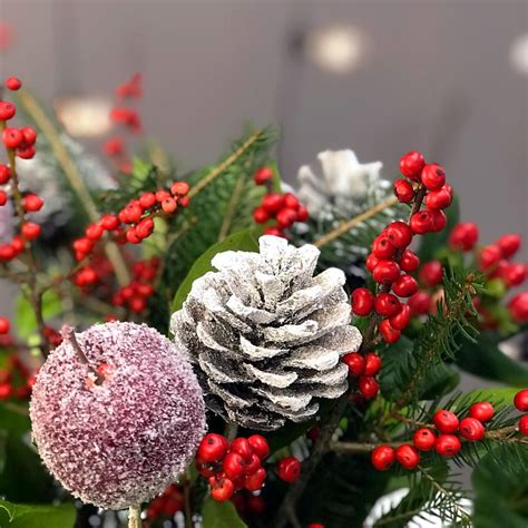 Berry Christmas Fresh Flowers Free Uk Delivery