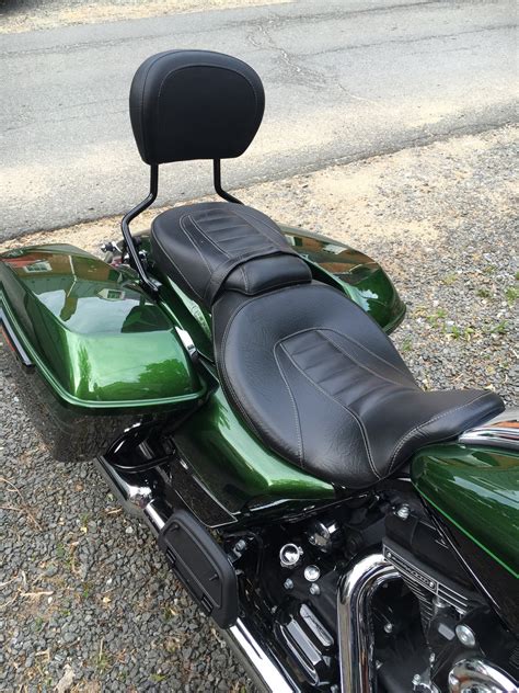 Like all the models from the cvo family, it has custom finishes in its paint scheme and it proudly wears the screamin'. 2014 Harley-Davidson® FLHRSE5 CVO™ Road King® (Deep ...