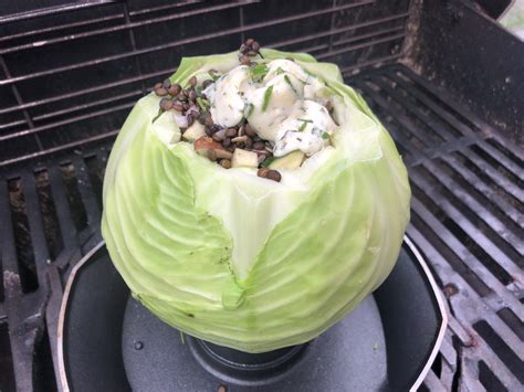 Gefüllter Weißkohl vom Grill