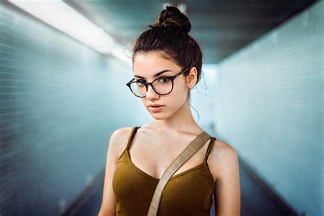 Wallpaper Face Model Simple Background Eyes Women With Glasses