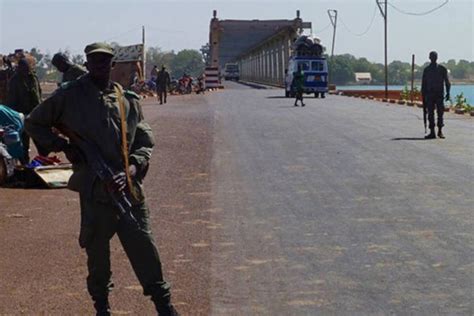 Fidh Acusa Soldados Do Mali De Execuções Sumárias Exame