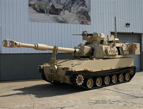 This crew was reduced to only four on the m109a5 due to some automation which only the gunner and ammunition loader. Equipos militares y civiles humanos actuales vs. Zoidianos