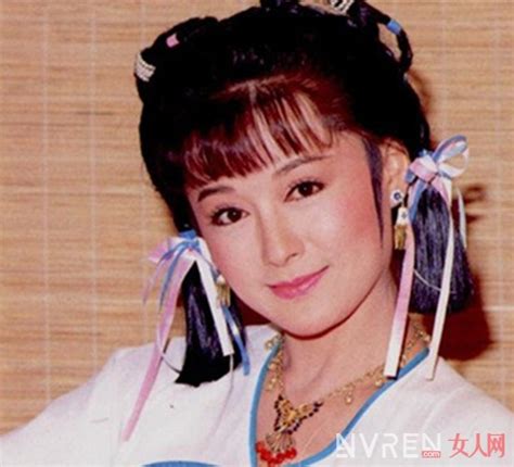 Jun 14, 2021 · 新京报以文字、图片、视频等全媒体形式，为用户提供全天候热点新闻，涵盖突发新闻、时事、财经、娱乐、体育，以及评论、杂志和博客等，新. 潘迎紫老公是谁 不老女神到底情归何处_资讯 - 聚男网