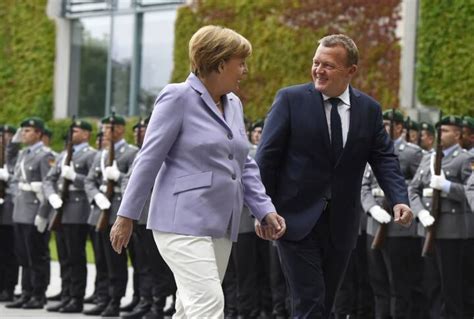 Merkel Glæder Sig Over Folkeafstemning Om Retsforbehold Udland Dr