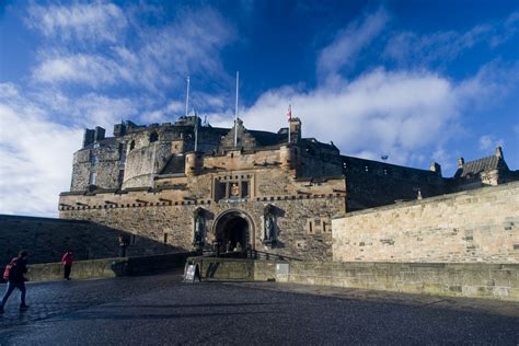 Now renovated it offers cosy yet spacious accommodation and a warm welcome in a stunning, secluded location. Things to do on the Royal Mile | The Scotch Whisky Experience